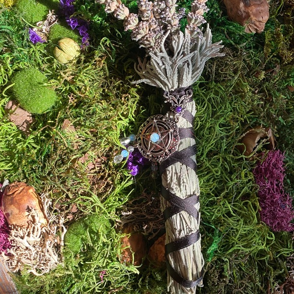 Lavender Wand With Blessed Pentacle Charm - Picture 2 of 5